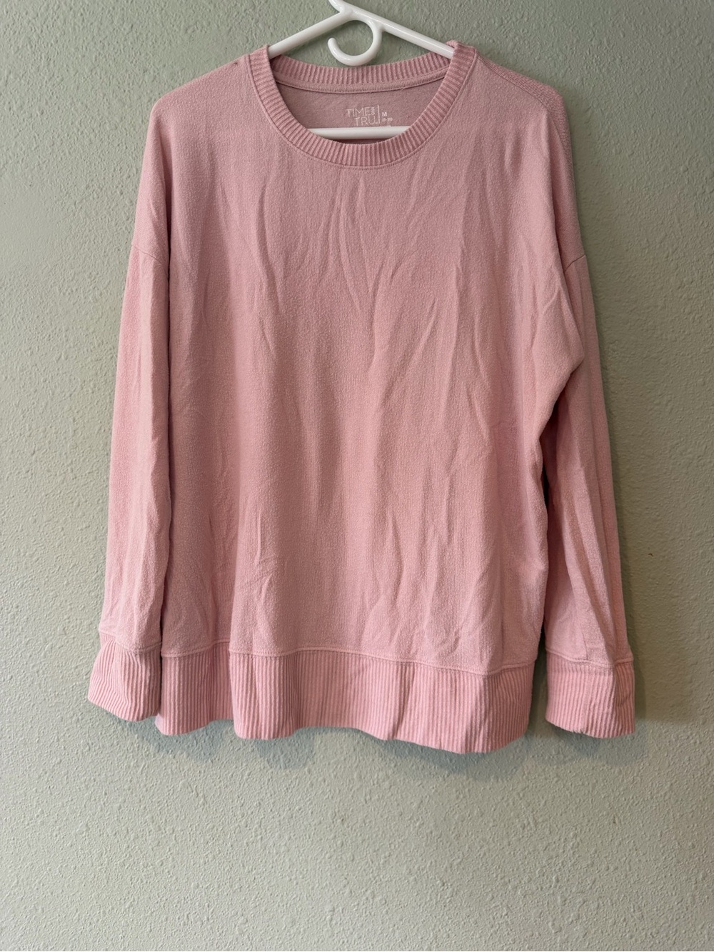 Time and Tru Light Pink Long-Sleeve Crewneck Pullover